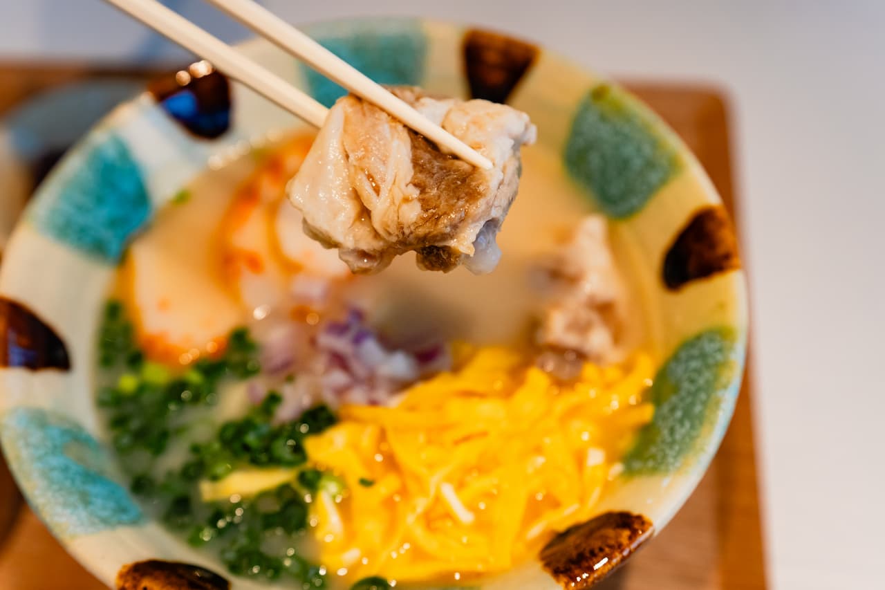 【ジャングリア沖縄近く】沖縄そばカフェ「ととと」NEWオープン!あっさり豚骨白湯そば&カフェメニューを堪能(今帰仁村)