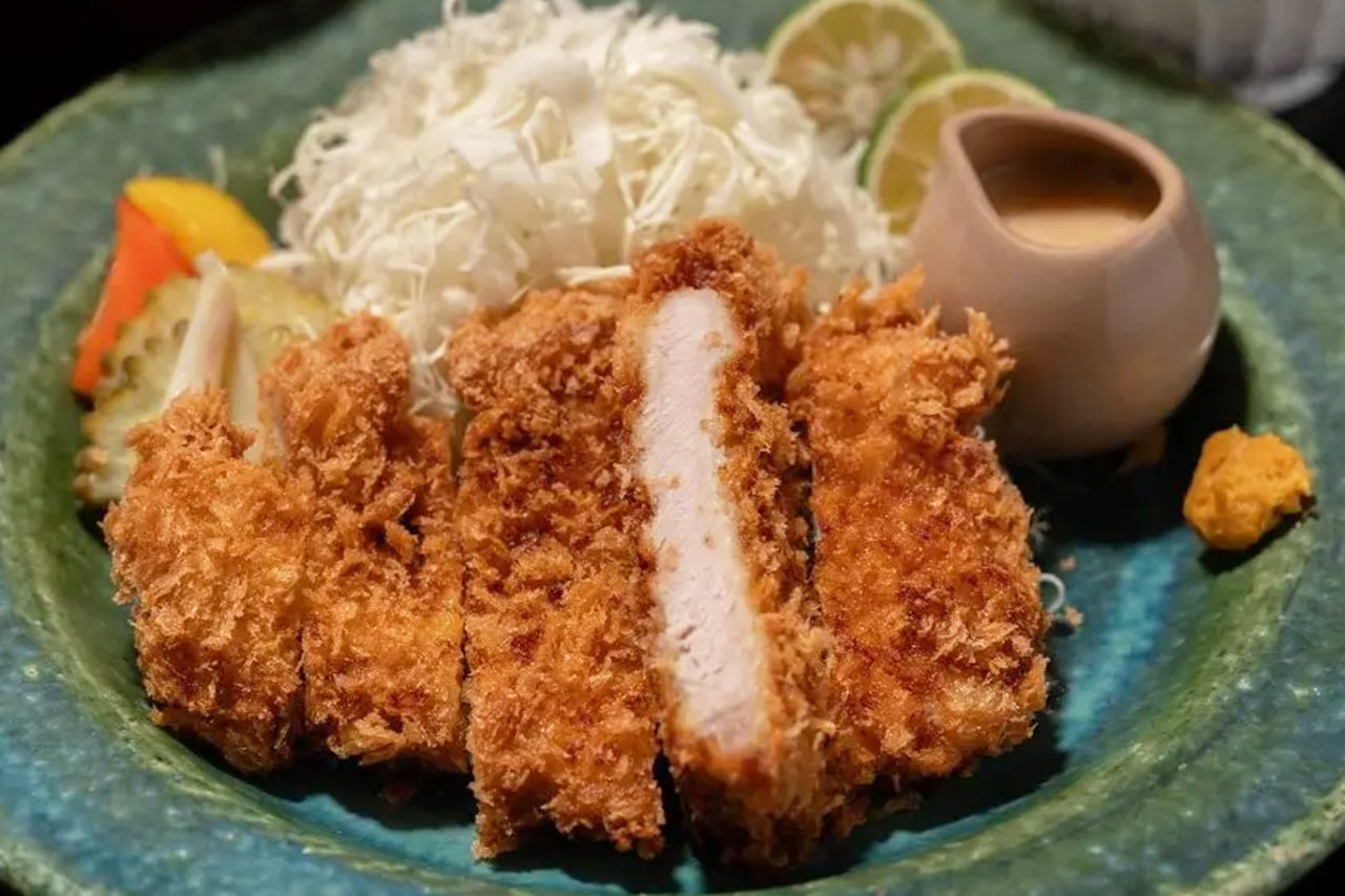 沖縄県産素材が満載！朝は”豚汁定食”昼は”とんかつ”夜は”クラフトビール”！？とんかつ専門店「やえかつ」（石垣市）