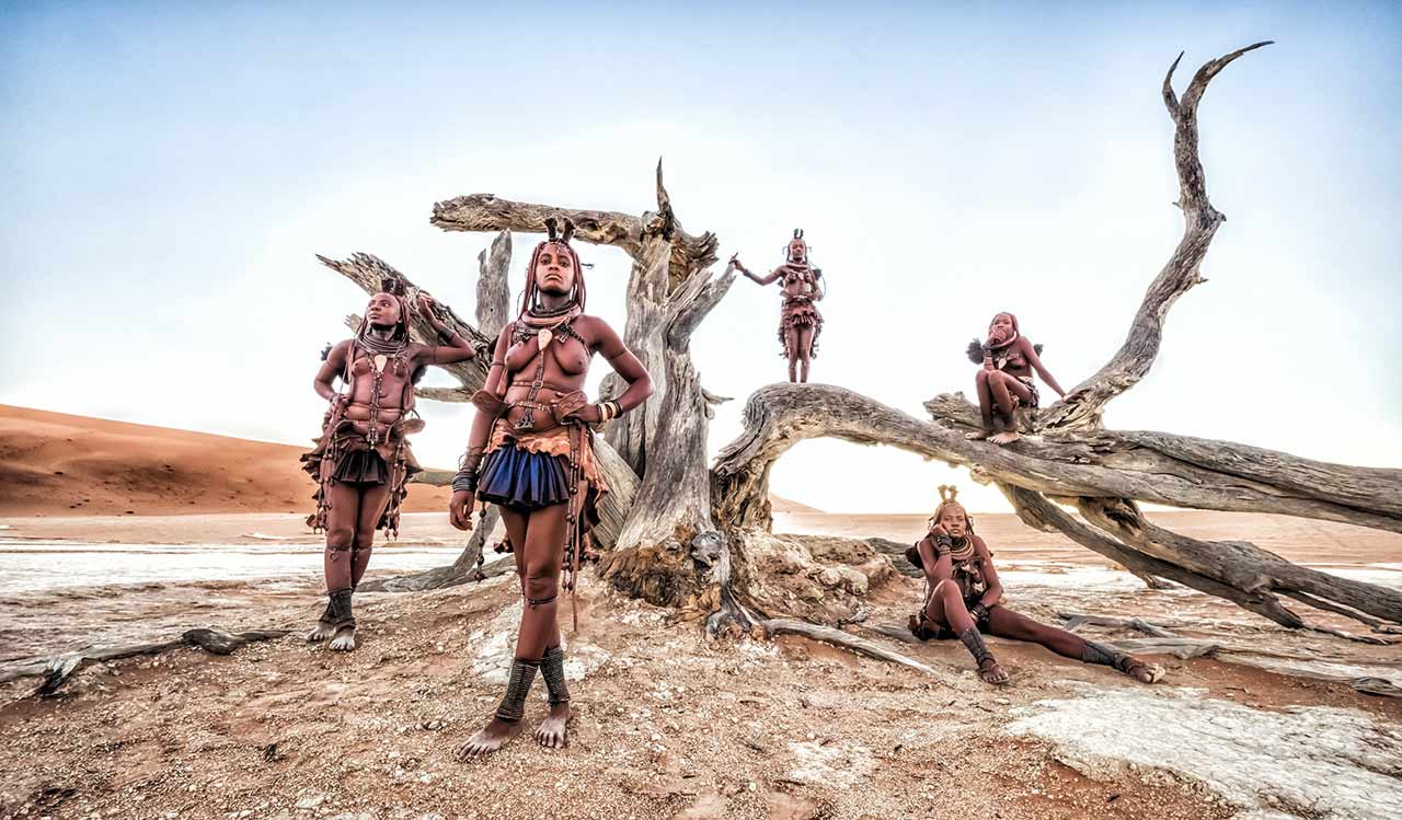 世界を巡るフォトグラファー・ヨシダナギ作品が沖縄に初上陸。約3年ぶりの写真展「HEROES RELOADED」