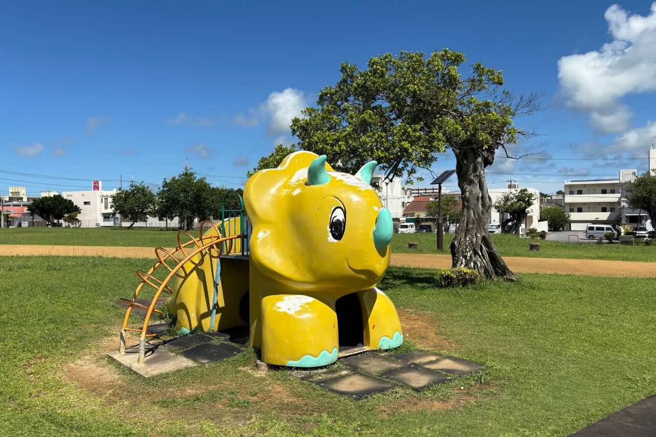 美里公園_沖縄市