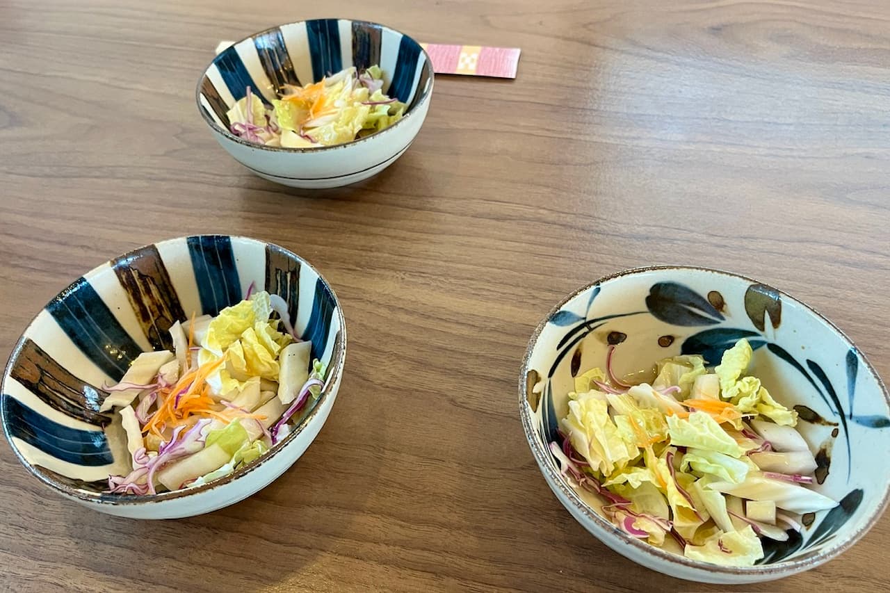 カフェのようにくつろげる癒しの沖縄そば屋！首里で味わう、心もお腹も満たされる「すば処 あじぐくる いしみね」（那覇市）