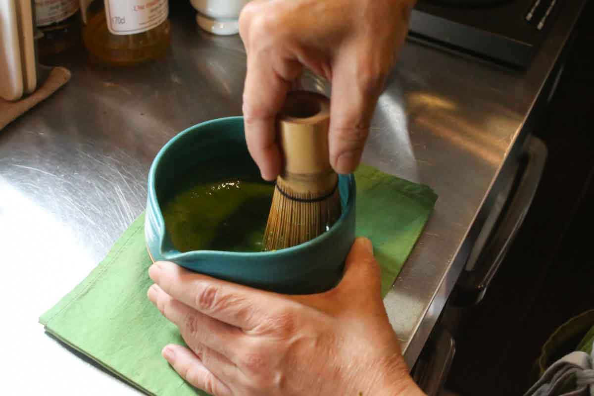 宇治の抹茶で作るドリンク・スイーツに心が和む。香高い濃厚な味わいが至福のひとときを演出する「喫茶 津覇商店 / cafe watsuha」（那覇市）