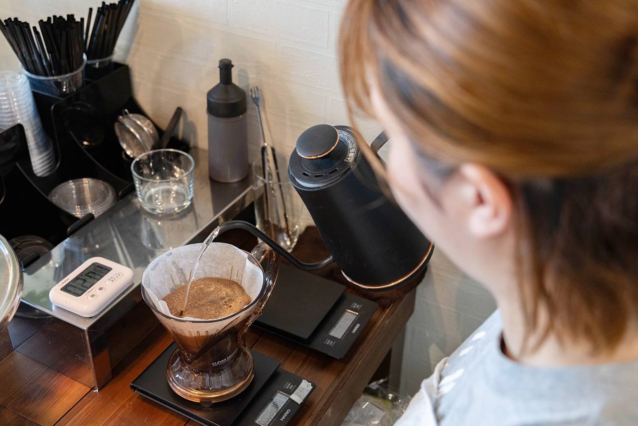 ひと口で幸せ!季節の果実をふんだんに盛り付けた「ChaÎnon(シェノン)」のケーキ(那覇市)