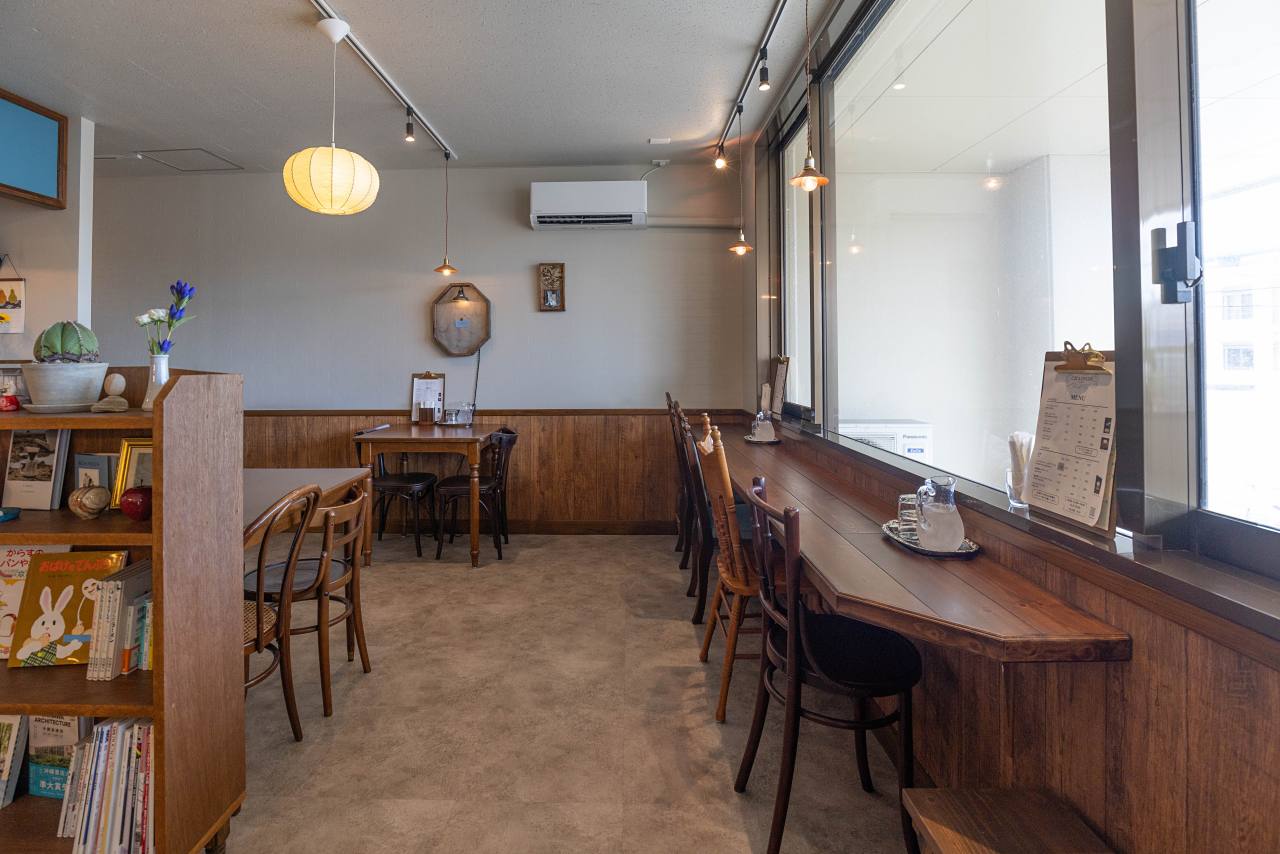 ひと口で幸せ!季節の果実をふんだんに盛り付けた「ChaÎnon(シェノン)」のケーキ(那覇市)