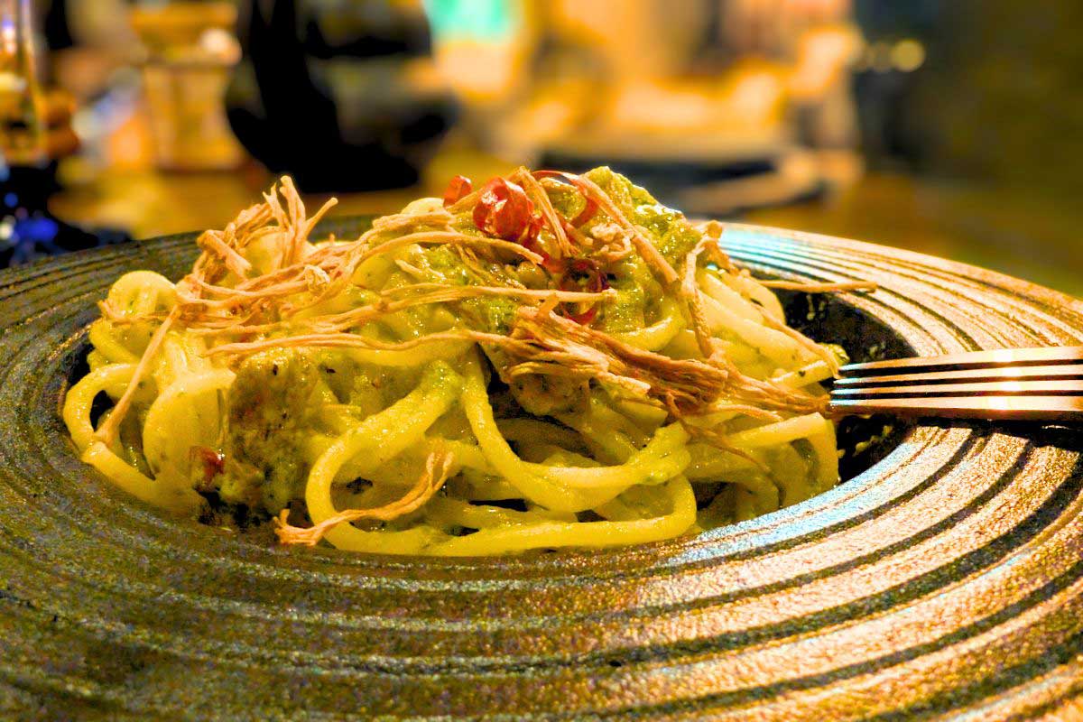 ノンアルでも楽しめる。大人の隠れ家「espresso bar epl +（エスプレッソバル イプルプラス）」（南城市）