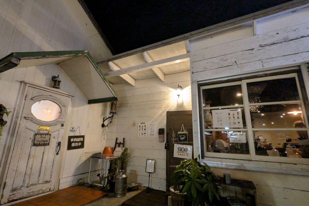 ノンアルでも楽しめる。大人の隠れ家「espresso bar epl +（エスプレッソバル イプルプラス）」（南城市）