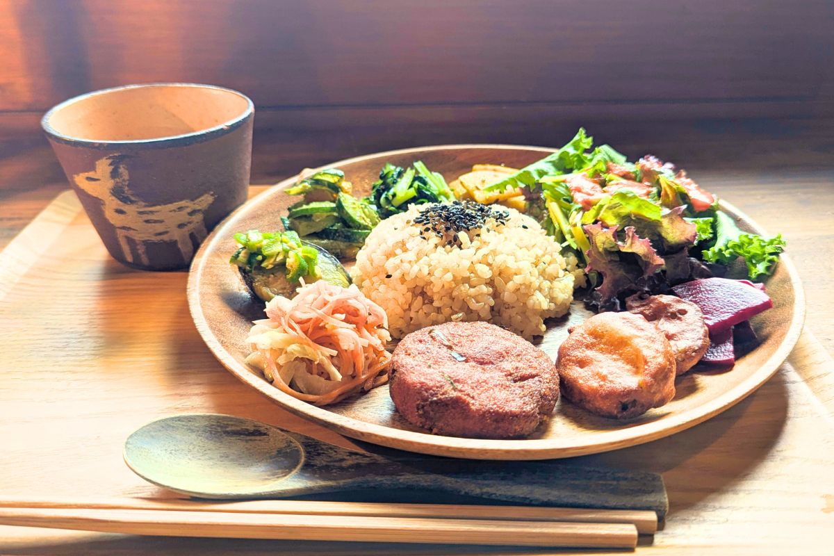 驚きに満ちた創作ベジランチ!「ベジタリアン食堂 福豆」(南城市)