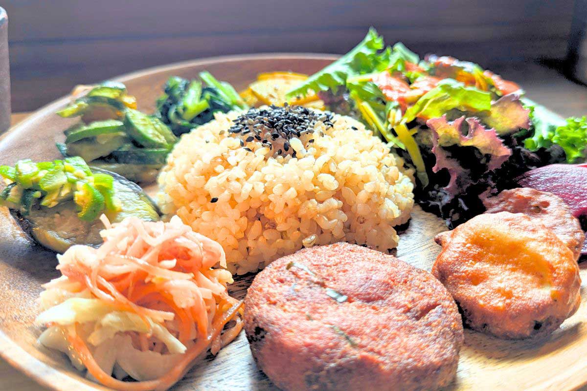 驚きに満ちた創作ベジランチ!「ベジタリアン食堂 福豆」(南城市)