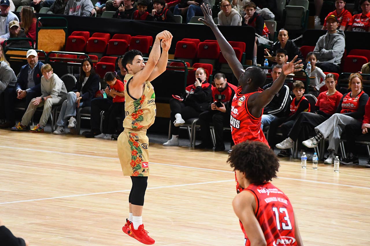 岸本隆一・小野寺祥太が振り返るキングス初のオーストラリア遠征…BリーグとEASLの新シーズンに生かせる経験は