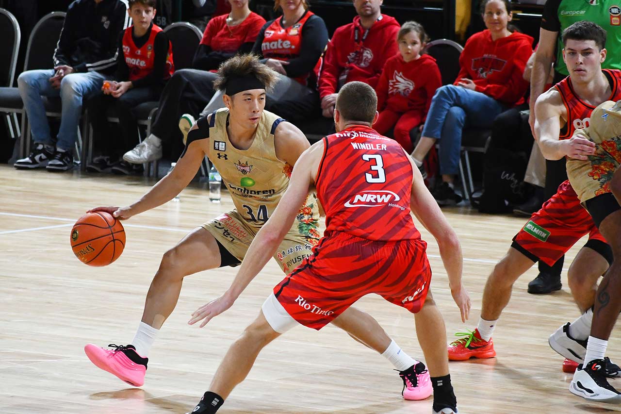 岸本隆一・小野寺祥太が振り返るキングス初のオーストラリア遠征…BリーグとEASLの新シーズンに生かせる経験は