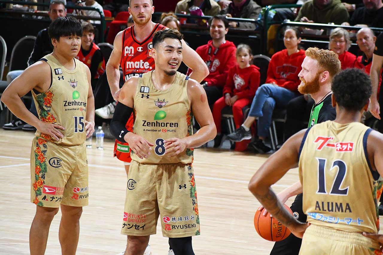 岸本隆一・小野寺祥太が振り返るキングス初のオーストラリア遠征…BリーグとEASLの新シーズンに生かせる経験は