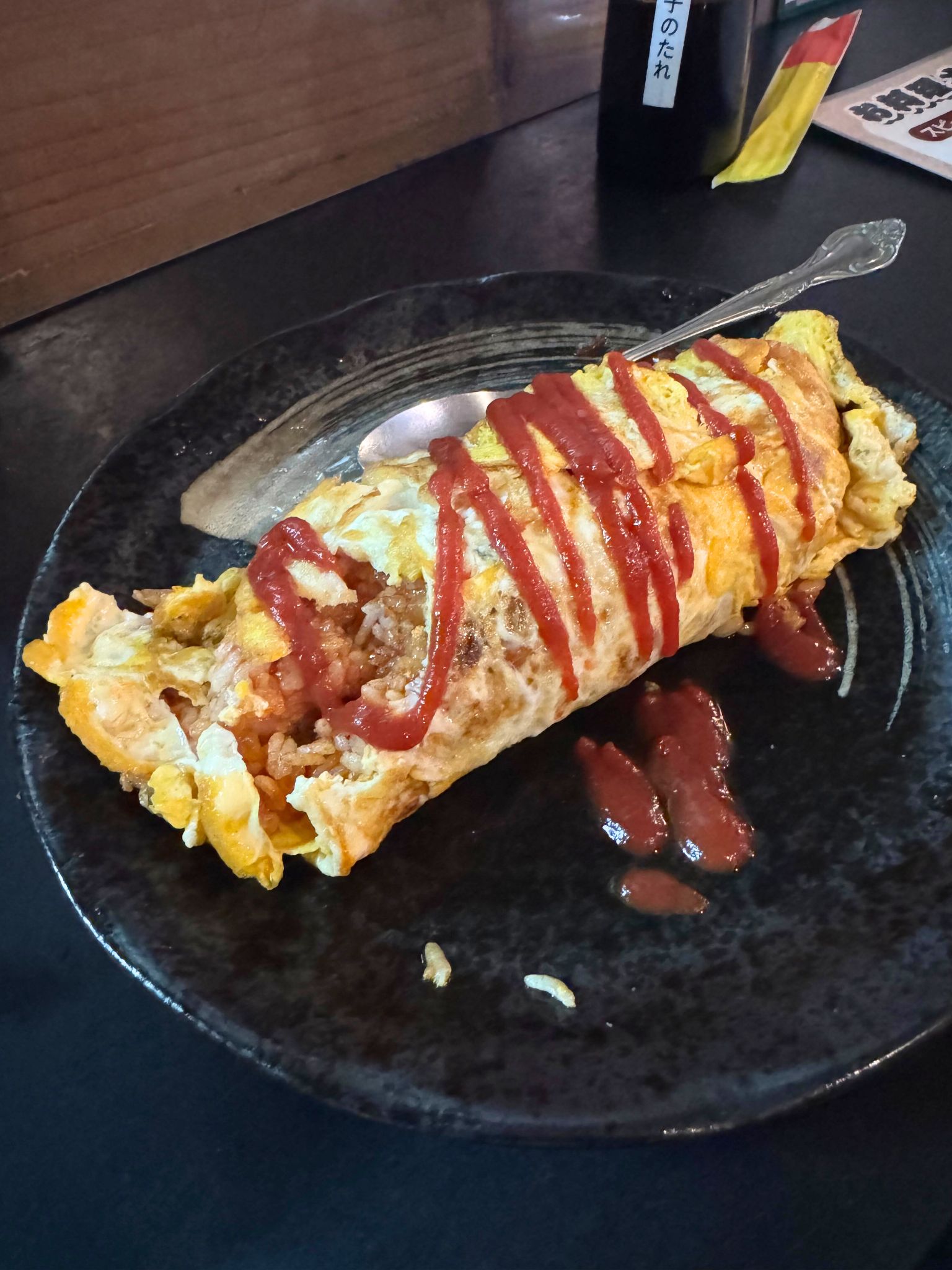 那覇・栄町の“ザ・沖縄家庭料理”！「カフ ェとも」で満腹＆満足！～キャンヒロユキの「とー、飲み歩きやってみよう」〜