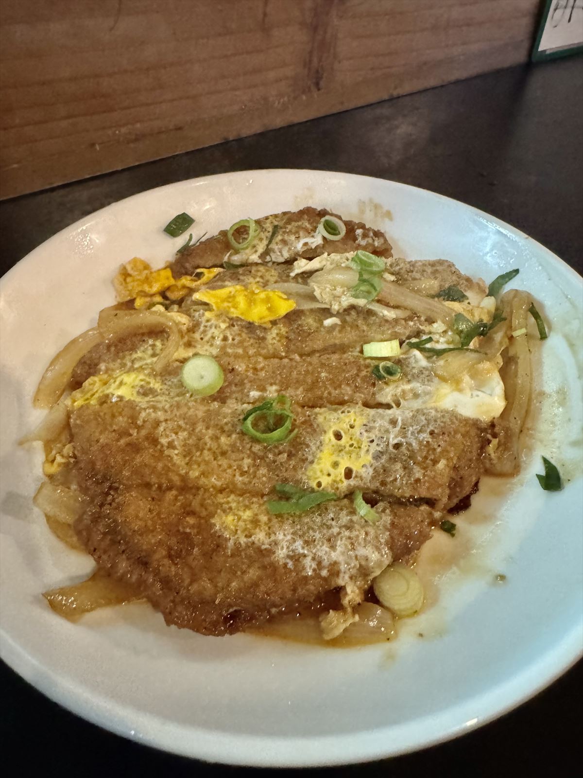 那覇・栄町の“ザ・沖縄家庭料理”！「カフ ェとも」で満腹＆満足！～キャンヒロユキの「とー、飲み歩きやってみよう」〜