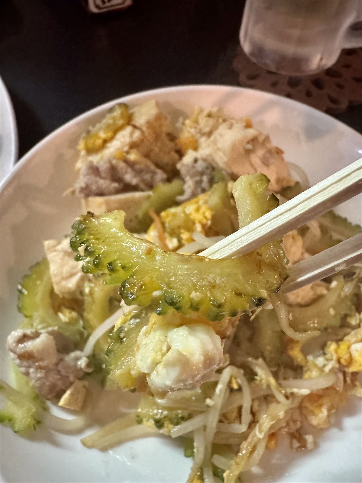 那覇・栄町の“ザ・沖縄家庭料理”！「カフ ェとも」で満腹＆満足！～キャンヒロユキの「とー、飲み歩きやってみよう」〜