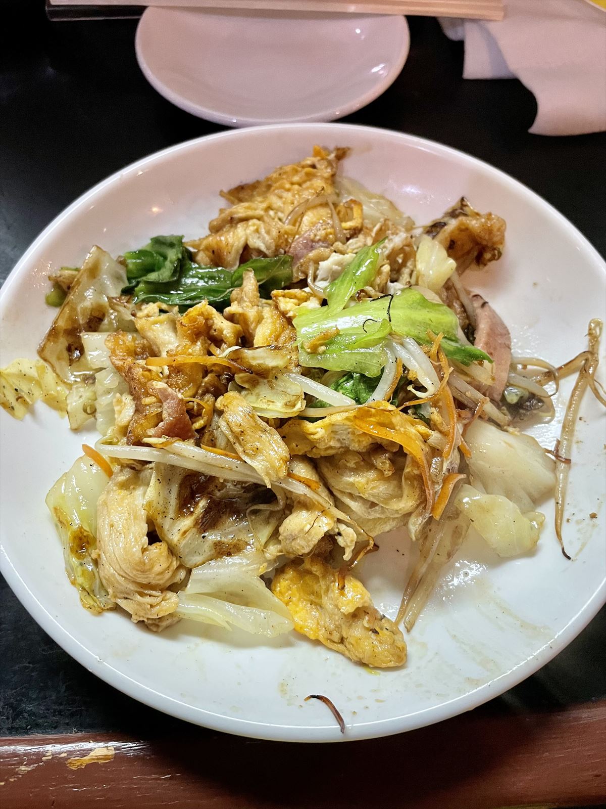 那覇・栄町の“ザ・沖縄家庭料理”！「カフ ェとも」で満腹＆満足！～キャンヒロユキの「とー、飲み歩きやってみよう」〜