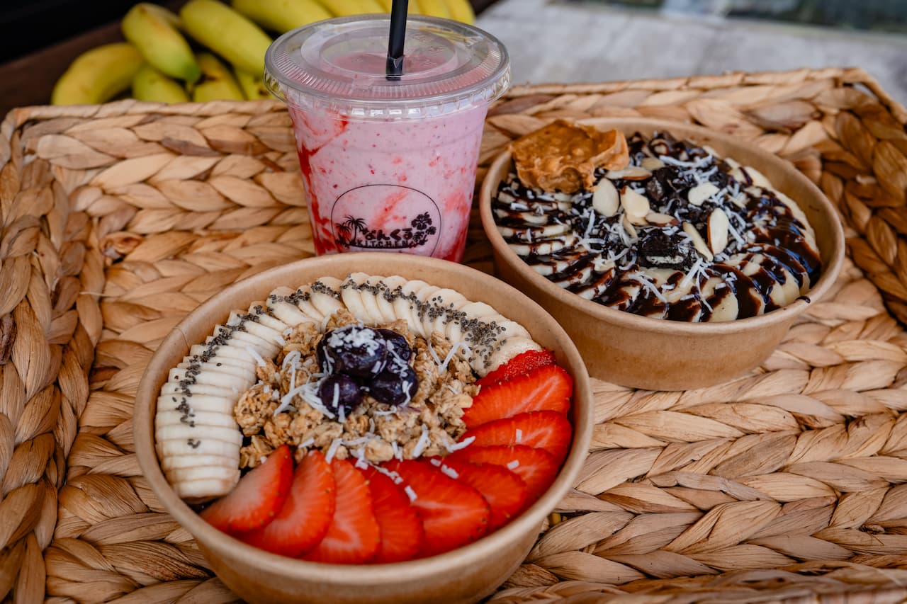 青い空!青い海!アサイーボウルの絶景カフェ「なんくるKITCHEN」(今帰仁村・古宇利島)
