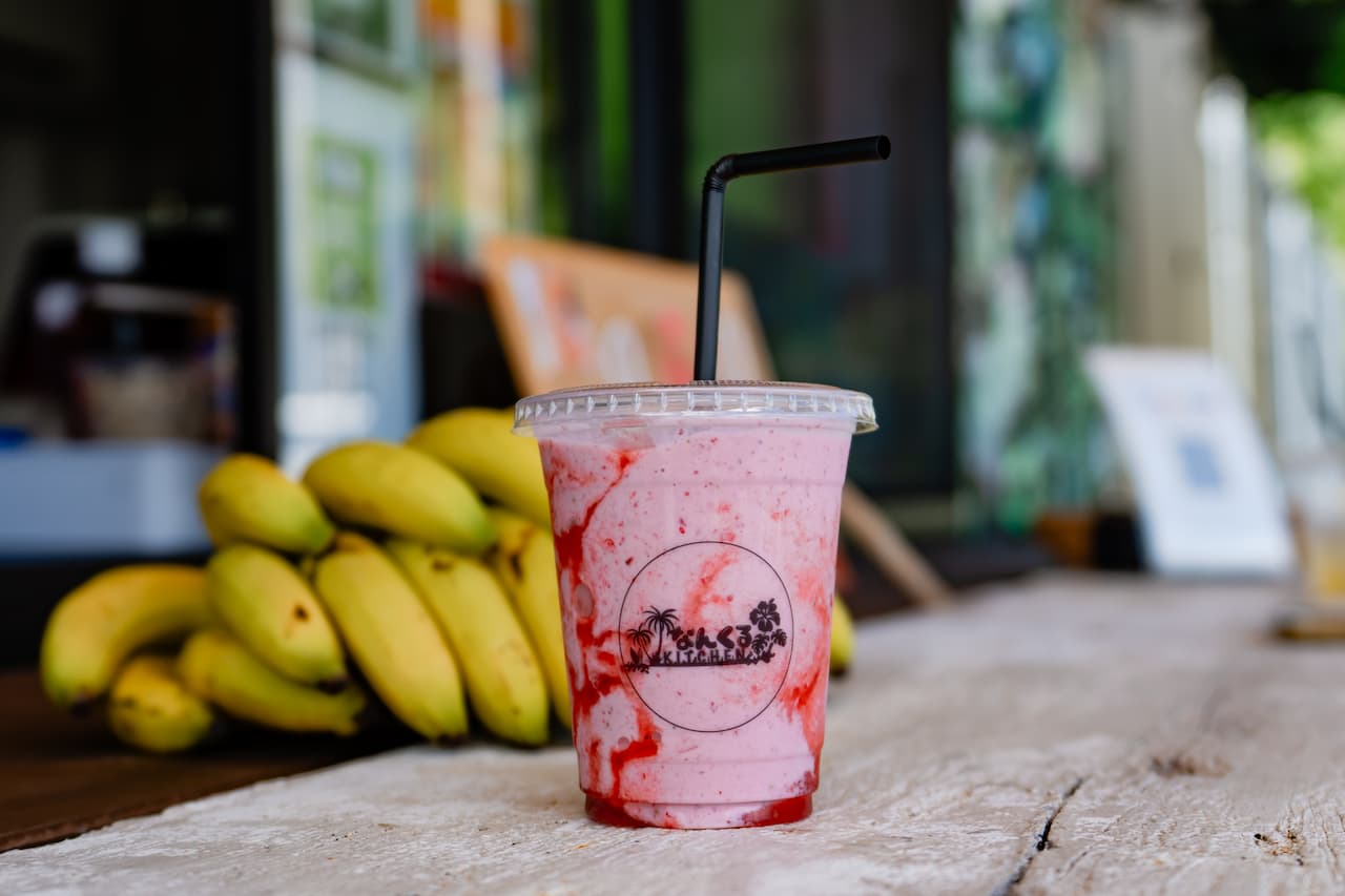 青い空!青い海!アサイーボウルの絶景カフェ「なんくるKITCHEN」(今帰仁村・古宇利島)