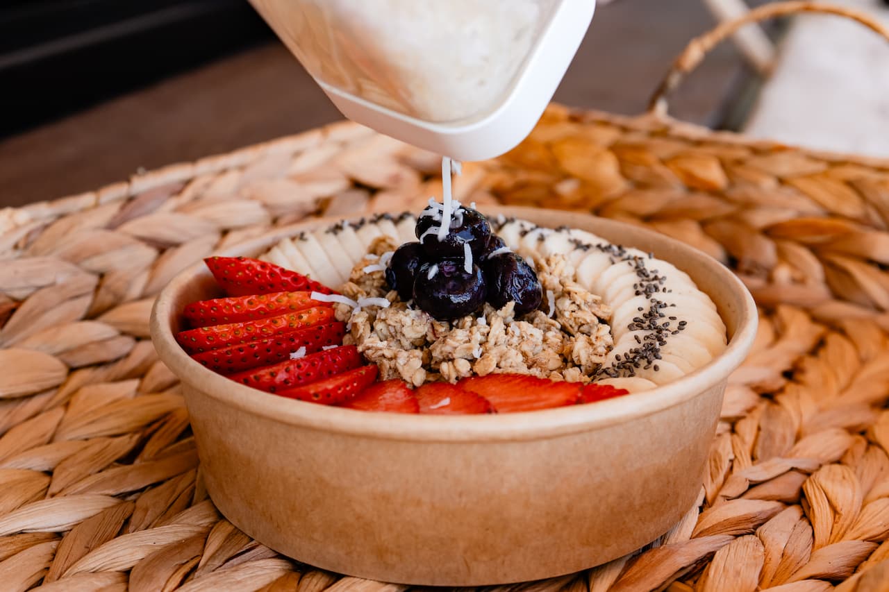 青い空!青い海!アサイーボウルの絶景カフェ「なんくるKITCHEN」(今帰仁村・古宇利島)