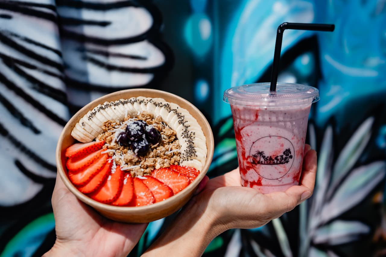 青い空!青い海!アサイーボウルの絶景カフェ「なんくるKITCHEN」(今帰仁村・古宇利島)