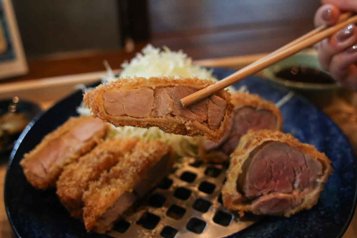 ロースカツ・ヒレカツは分厚いのにやわらか！やんばる島豚あぐーのしゃぶしゃぶはご褒美ランチにぴったり！「夏めく」で県産豚の魅力を堪能しよう（那覇市）