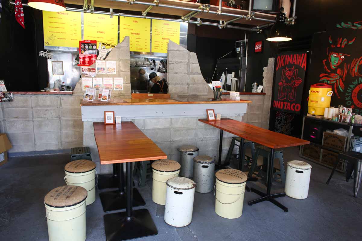 タコライスならぬ“タコスライス”！4つの味わいを一度で楽しめる1キログラム超えの鬼タコライスが絶品の「OKINAWA 鬼 TACORICE」（那覇市）