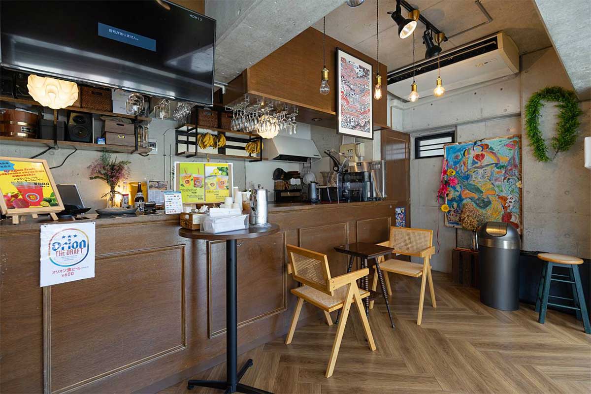 沖縄の恵みを1杯に。「首里Cafe Roots」のジュースでホッとする癒しの時間（那覇市）