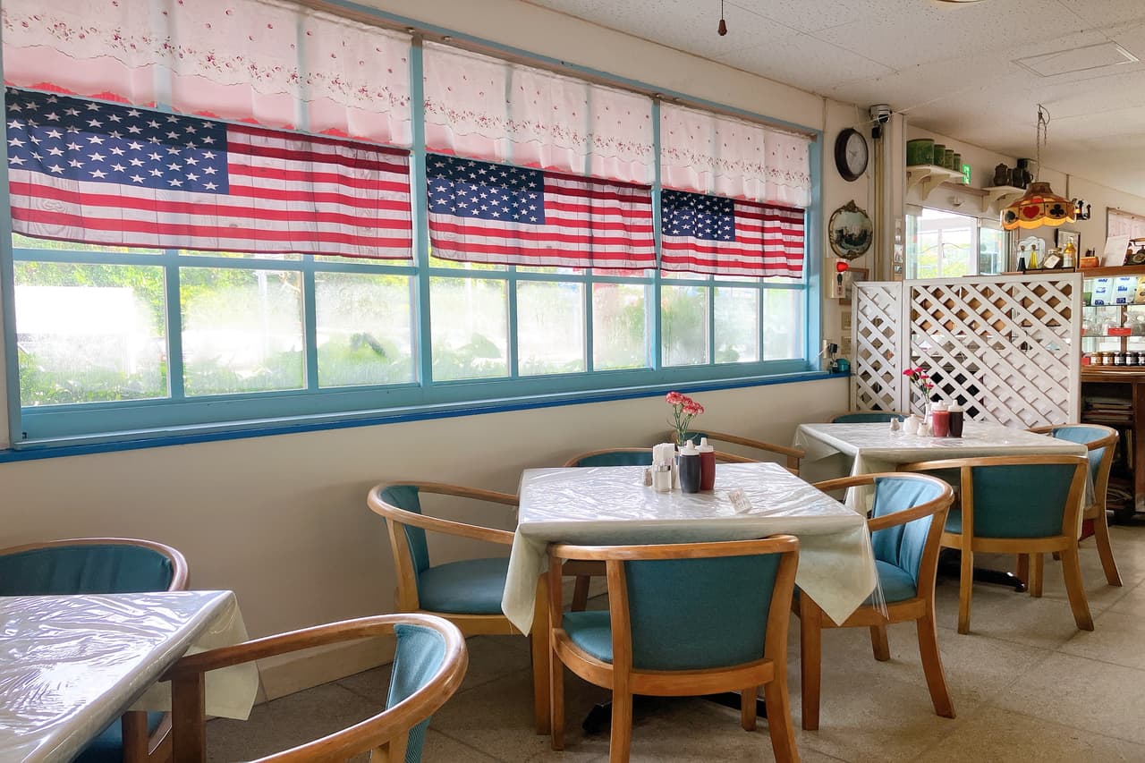 沖縄で大人気のアメリカンダイナー「Rose Garden（ローズガーデン）本店」のボリュームたっぷりモーニング！（北中城村）