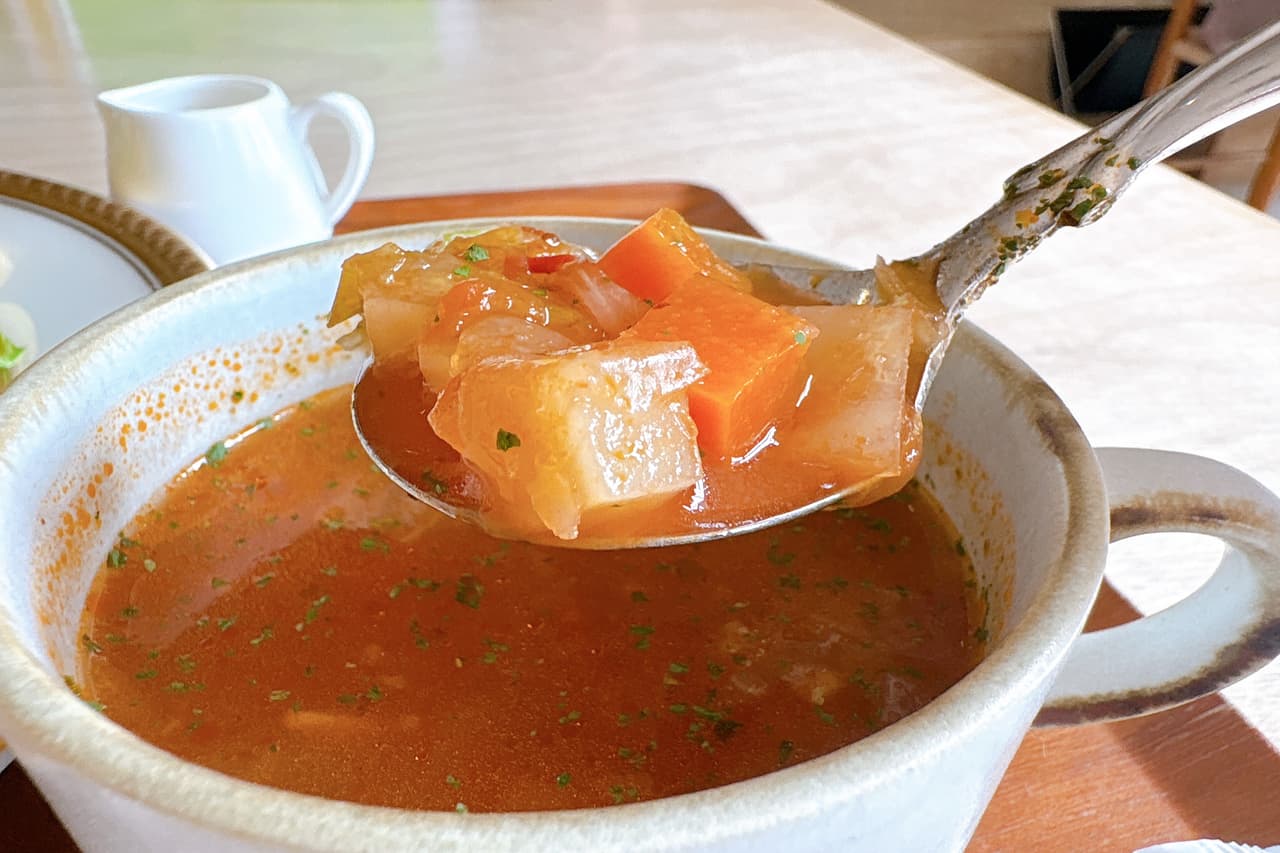 「暮らしの発酵DELI&CAFE（デリ アンド カフェ）」で過ごすこだわりの食と安らぎの朝時間（北中城村）