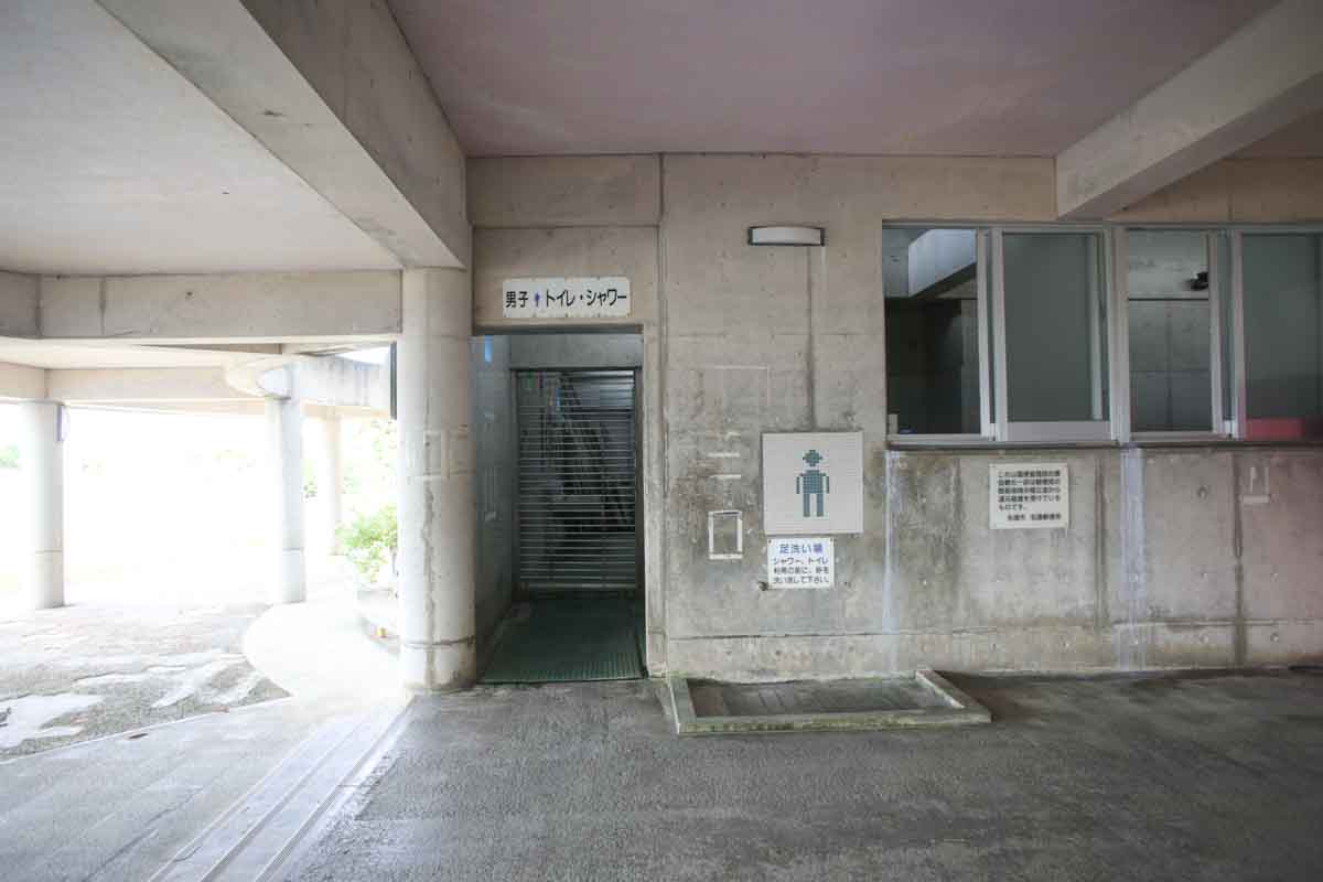地元民の憩いの場！「21世紀の森ビーチ」の基本情報と施設情報を徹底解説（名護市）