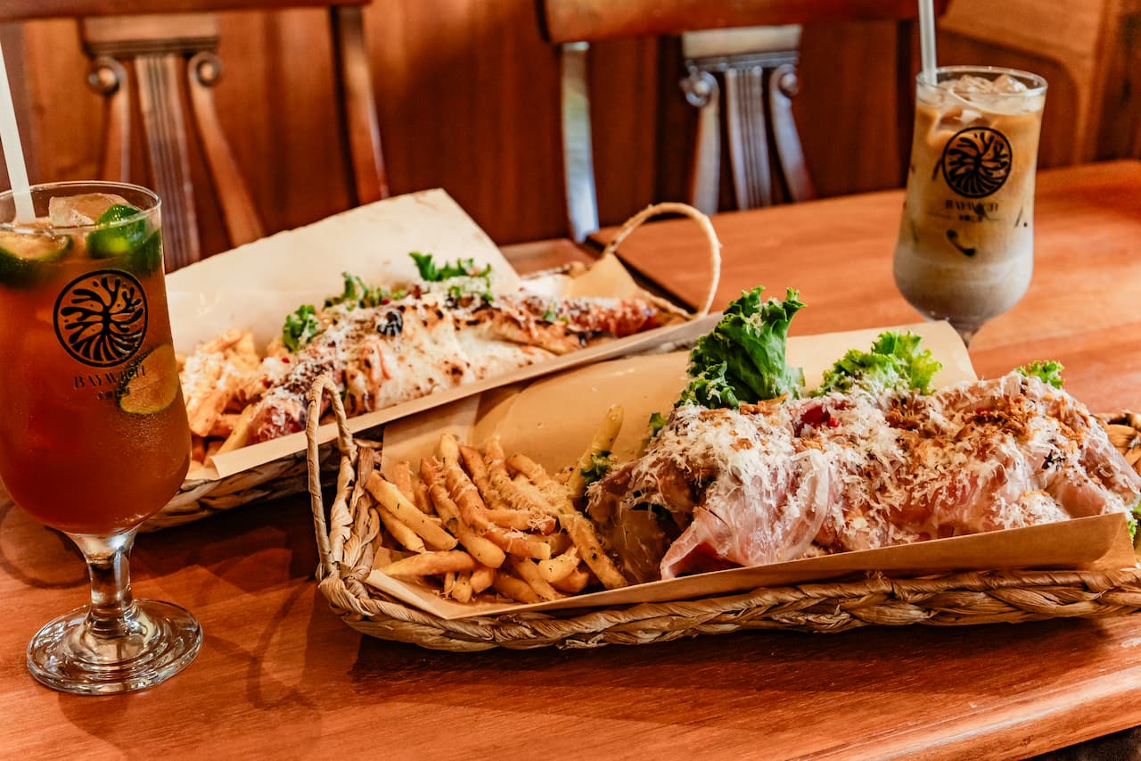 もちもちのピザ生地と具だくさん食材の新感覚サンドイッチ「BAYWICH 今帰仁邸」（今帰仁村）