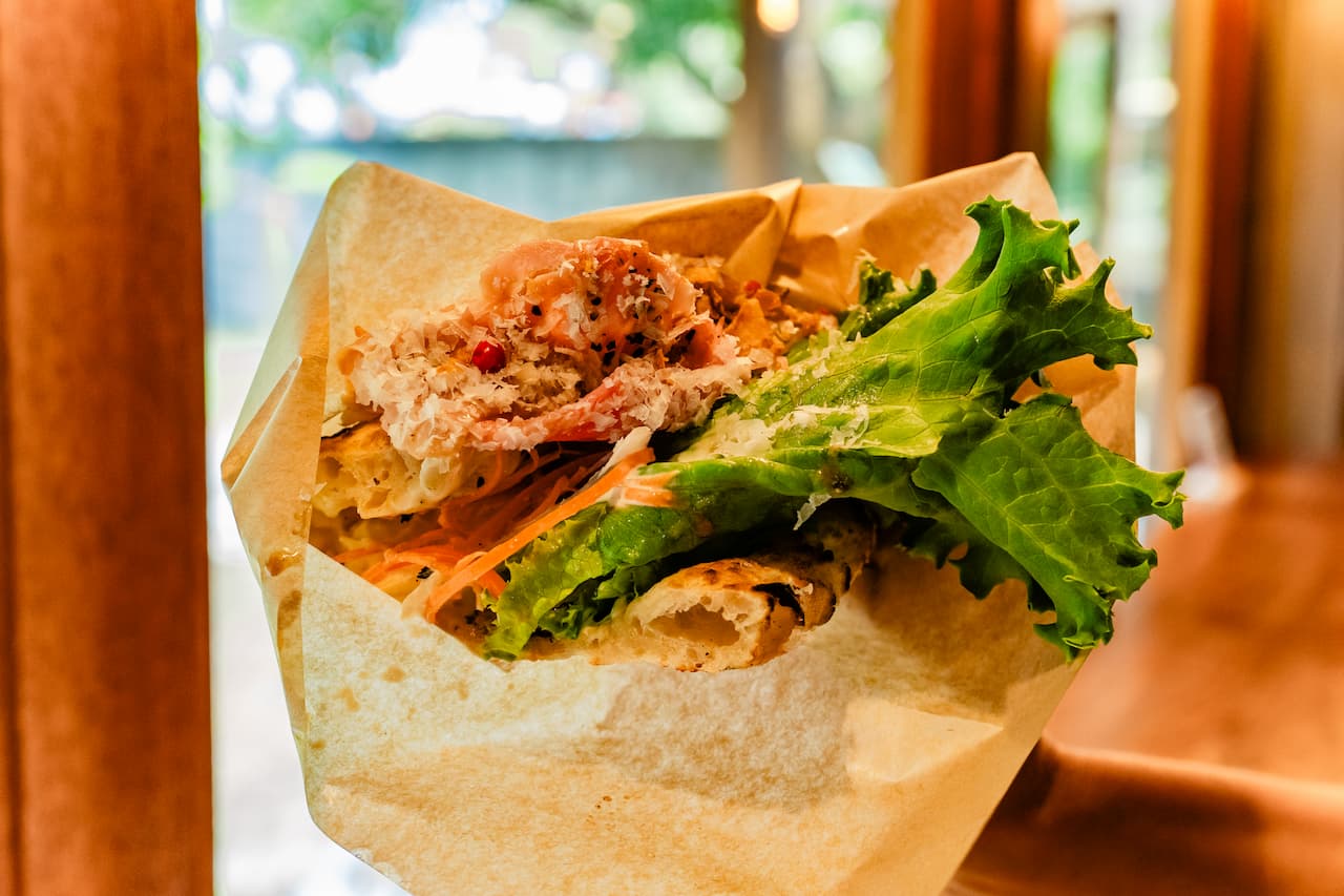 もちもちのピザ生地と具だくさん食材の新感覚サンドイッチ「BAYWICH 今帰仁邸」（今帰仁村）