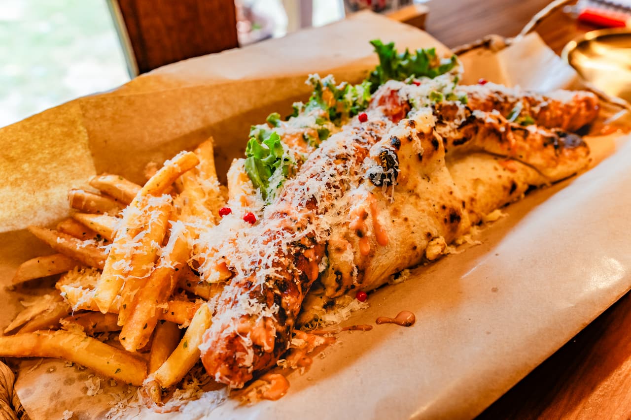 もちもちのピザ生地と具だくさん食材の新感覚サンドイッチ「BAYWICH 今帰仁邸」（今帰仁村）