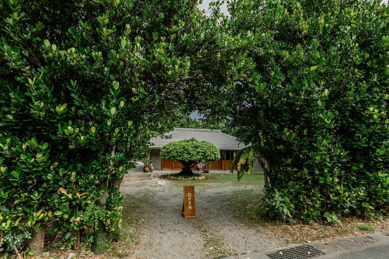 もちもちのピザ生地と具だくさん食材の新感覚サンドイッチ「BAYWICH 今帰仁邸」（今帰仁村）