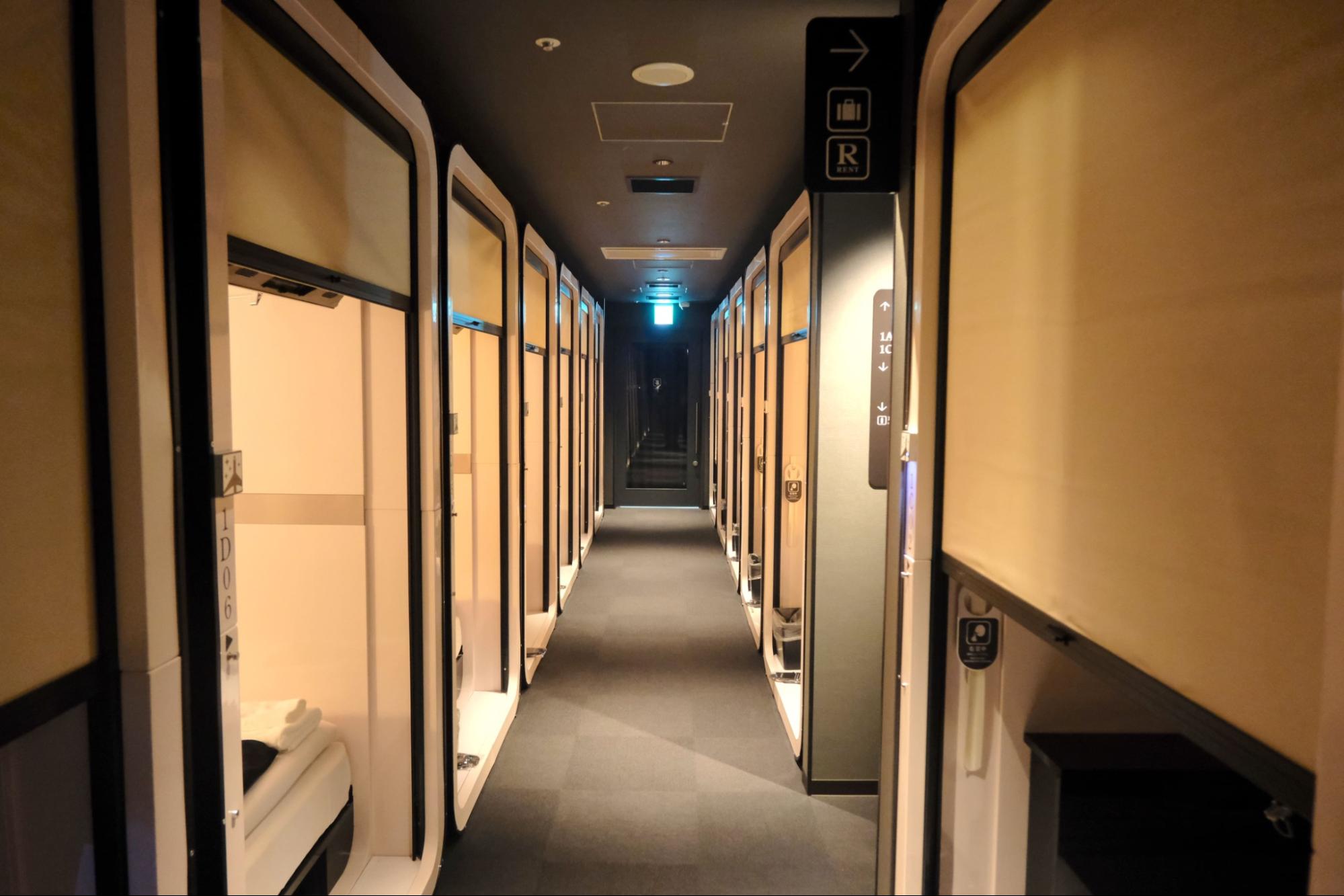 もう空港難民にならない！那覇空港に初の「ファーストキャビン」新スタイルのホテルが開業、シャワー・デイユースもOK