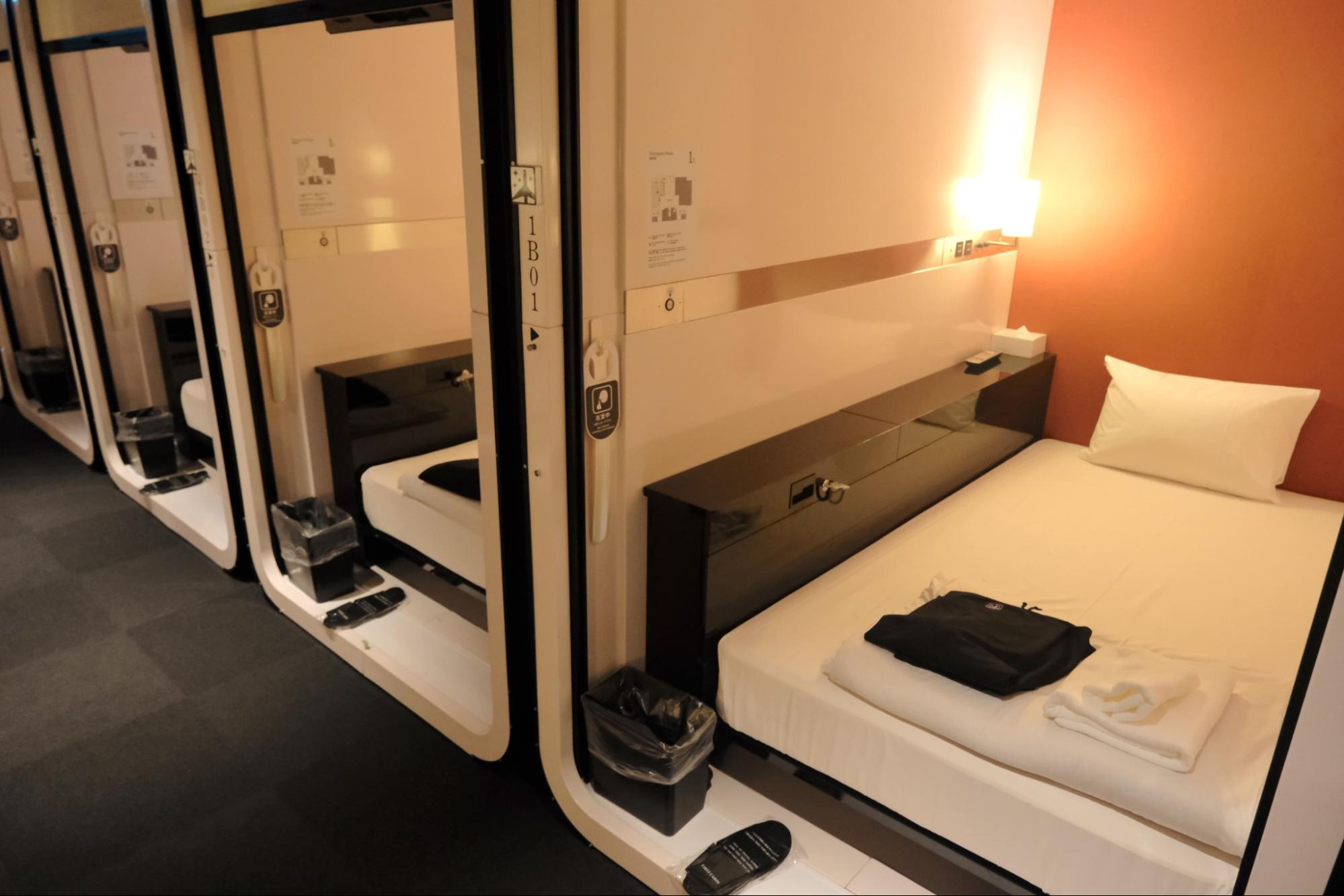 もう空港難民にならない！那覇空港に初の「ファーストキャビン」新スタイルのホテルが開業、シャワー・デイユースもOK