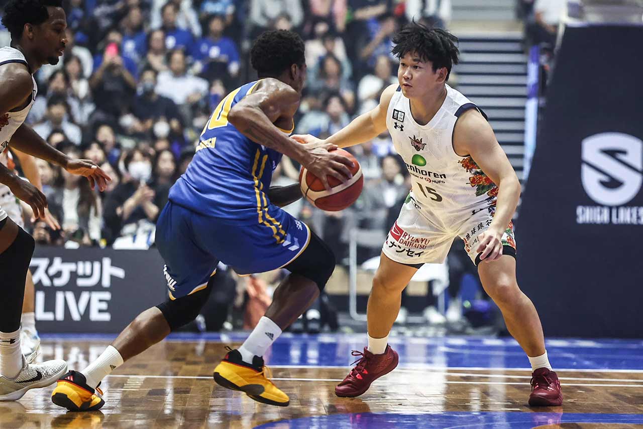 波を作れても、うねりにならない。キングスが一度もリードを奪えず連勝ストップ…要所での「オフェンス停滞」を打破する鍵は?