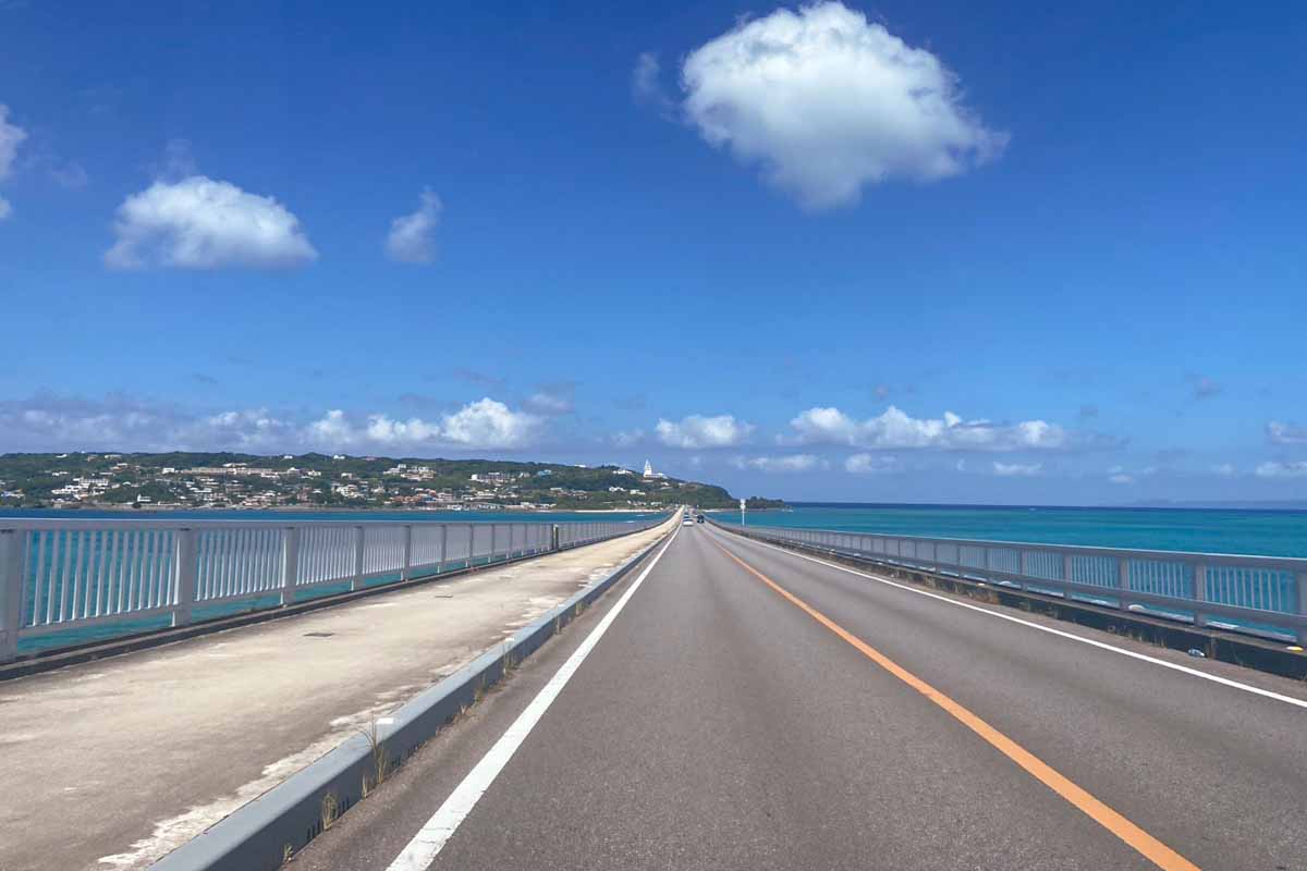 絶景の古宇利大橋を独り占め！「古宇利ビーチ」の透明度や施設情報を徹底ガイド（今帰仁村）