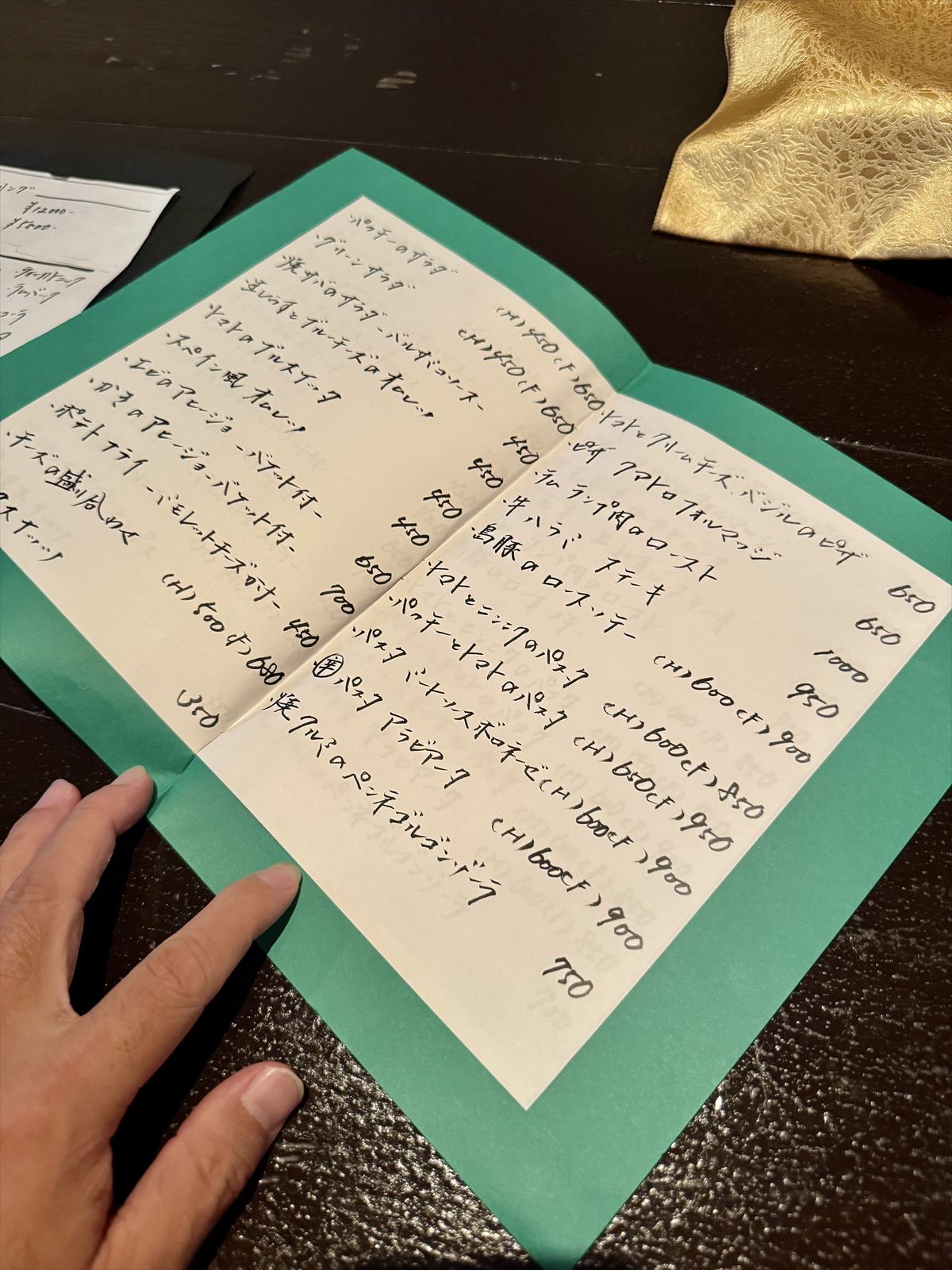 国際通り裏、リーズナブルな隠れた名店「パーラーアスナロ」でしっぽり飲む夜~キャンヒロユキの「とー、飲み歩きやってみよう」〜