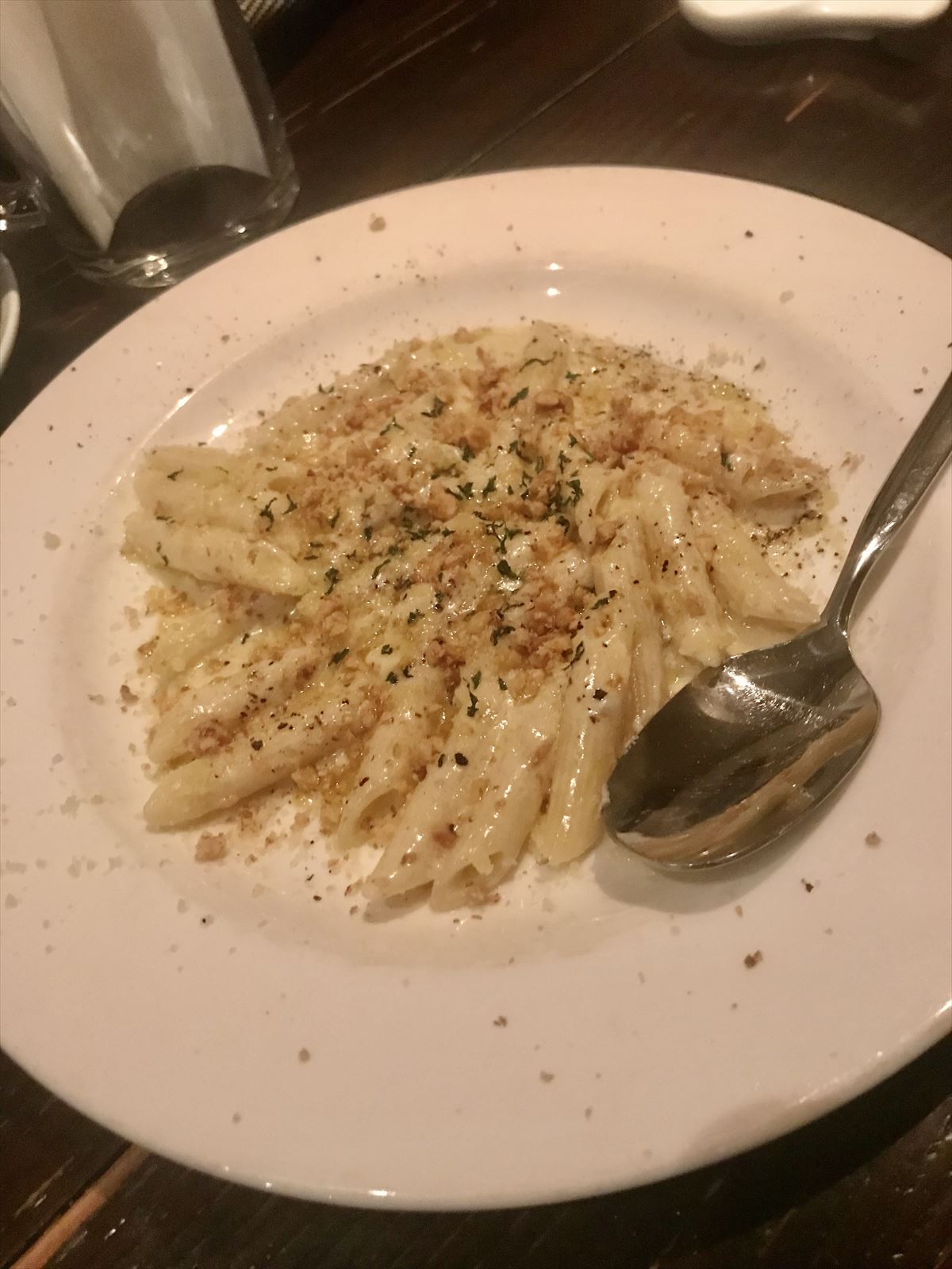 国際通り裏、リーズナブルな隠れた名店「パーラーアスナロ」でしっぽり飲む夜~キャンヒロユキの「とー、飲み歩きやってみよう」〜