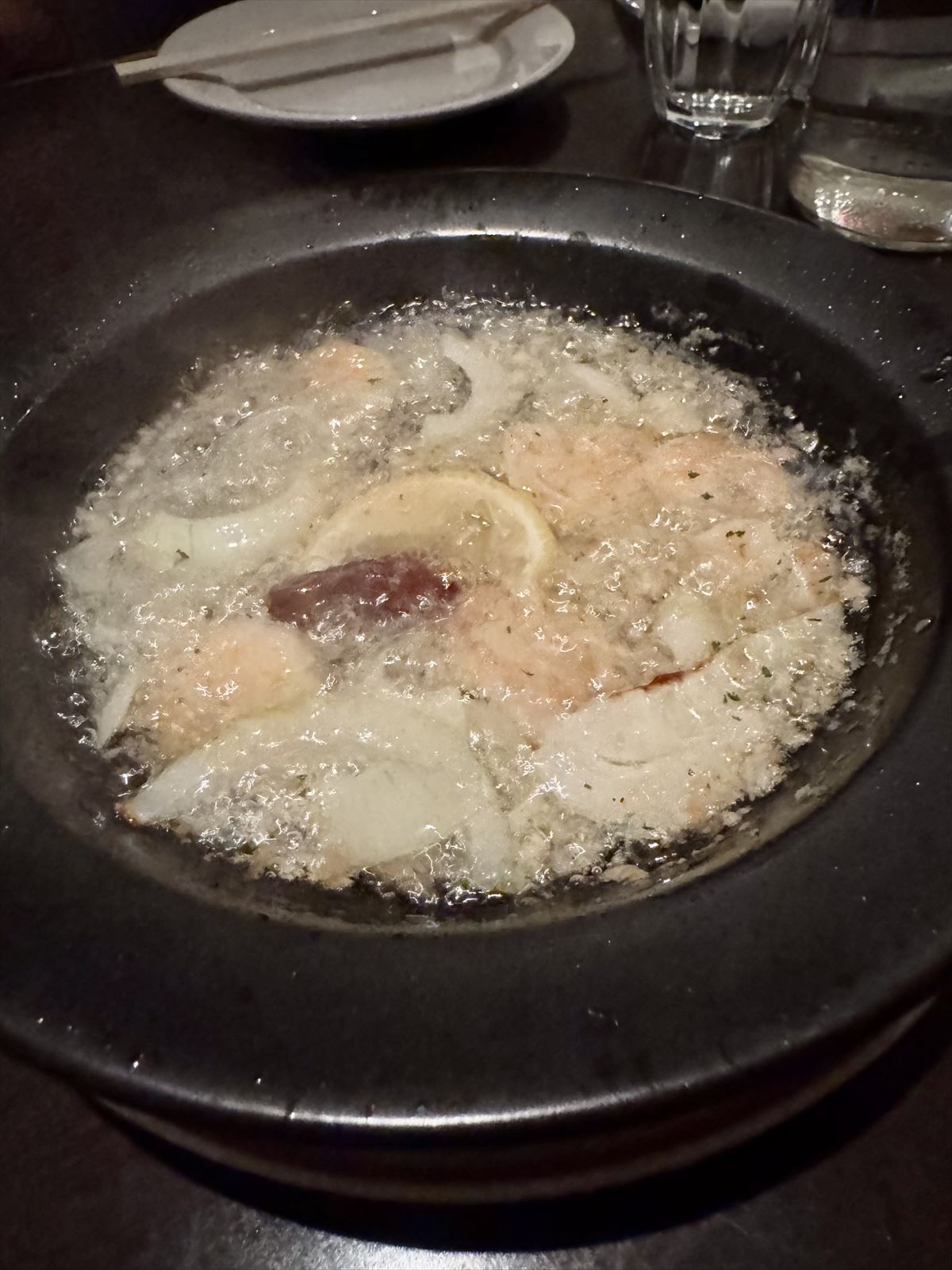 国際通り裏、リーズナブルな隠れた名店「パーラーアスナロ」でしっぽり飲む夜~キャンヒロユキの「とー、飲み歩きやってみよう」〜