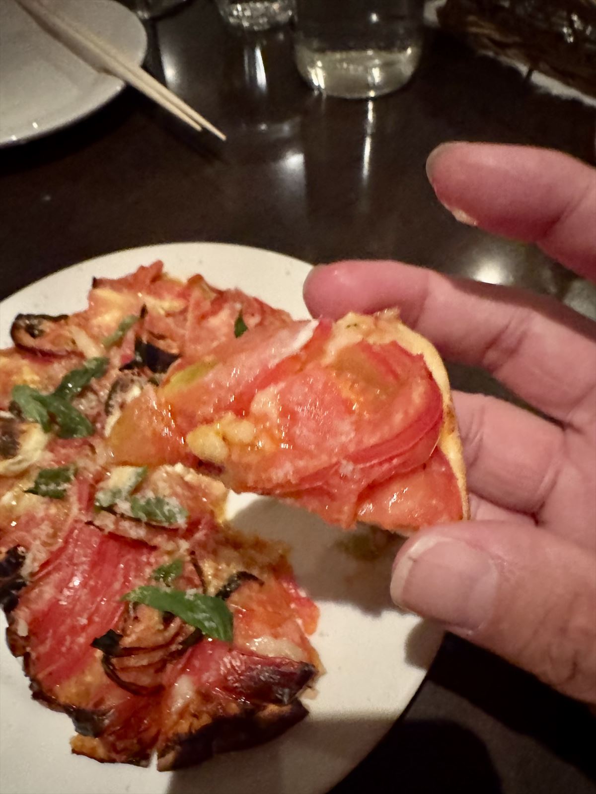 国際通り裏、リーズナブルな隠れた名店「パーラーアスナロ」でしっぽり飲む夜~キャンヒロユキの「とー、飲み歩きやってみよう」〜