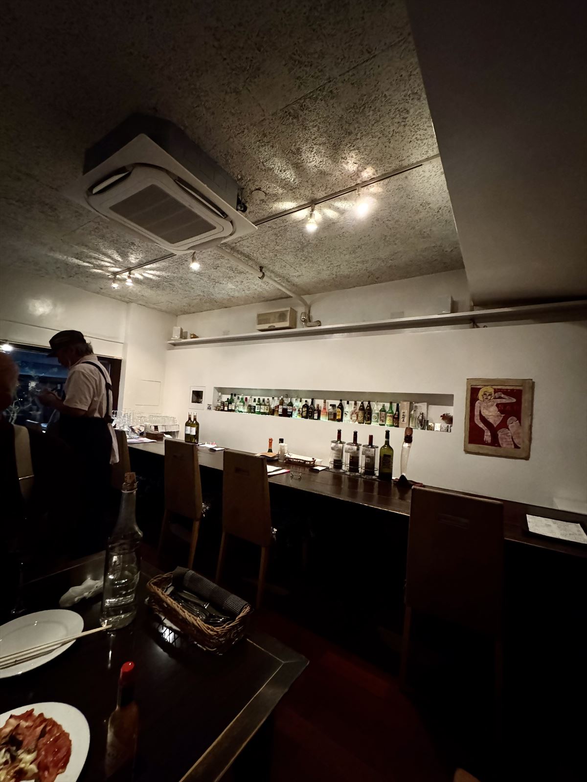 国際通り裏、リーズナブルな隠れた名店「パーラーアスナロ」でしっぽり飲む夜~キャンヒロユキの「とー、飲み歩きやってみよう」〜