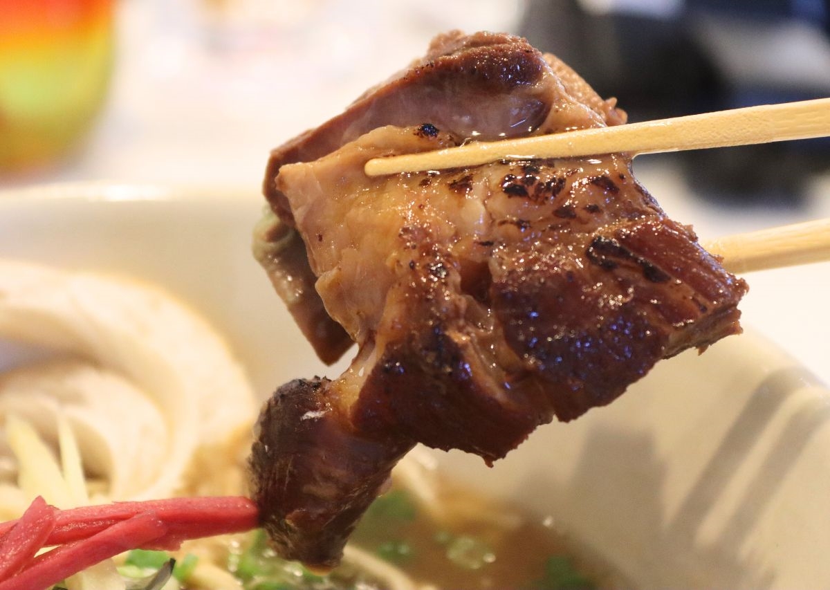 沖縄そばはあっさり派?こってり派?迷ったら「SOBA DAY(ソバデイ)」の”こっさり”!(那覇市)