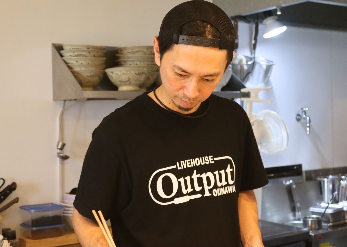 沖縄そばはあっさり派?こってり派?迷ったら「SOBA DAY(ソバデイ)」の”こっさり”!(那覇市)