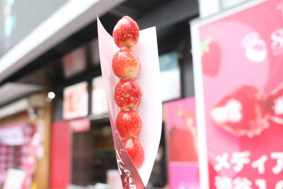 乙女心くすぐる味わいと宝石のような輝き！いちご飴・フルール飴を気軽に楽しめる「Strawberry Fetish（ストロベリーフェチ）」（那覇市）