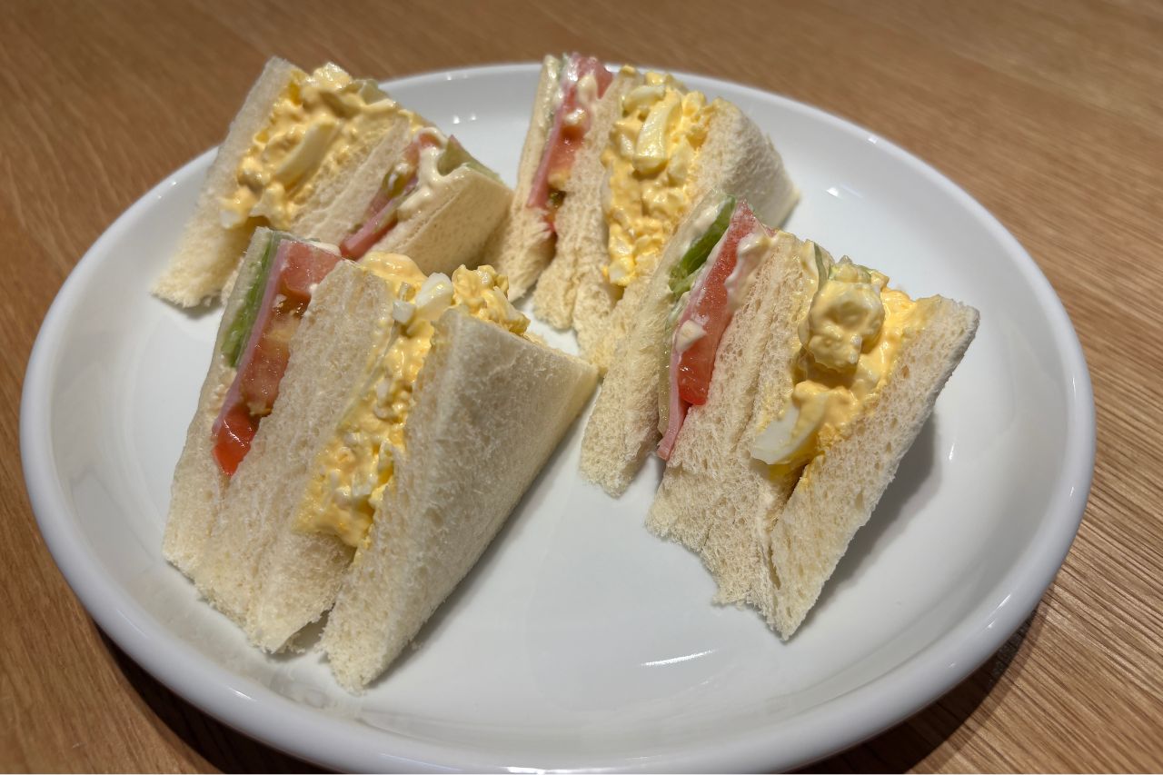 福井県の人気喫茶店が沖縄初上陸！「ユトリ珈琲 うるまシティプラザ店」で、自家焙煎の香りに癒されるモーニングタイム（うるま市）