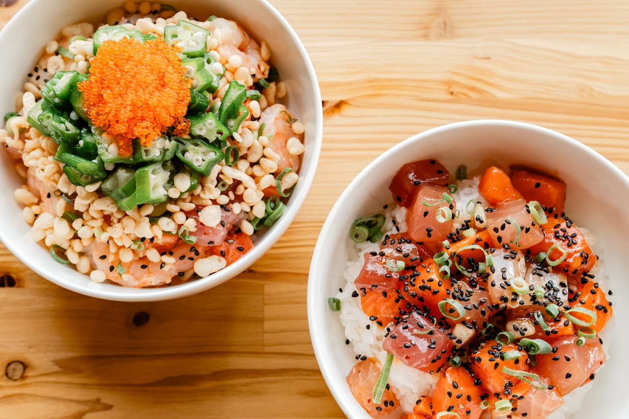 新鮮な沖縄の恵みを味わう、ハワイ生まれのポケボウル専門店「Poke Boo（ポケブー）名護店」