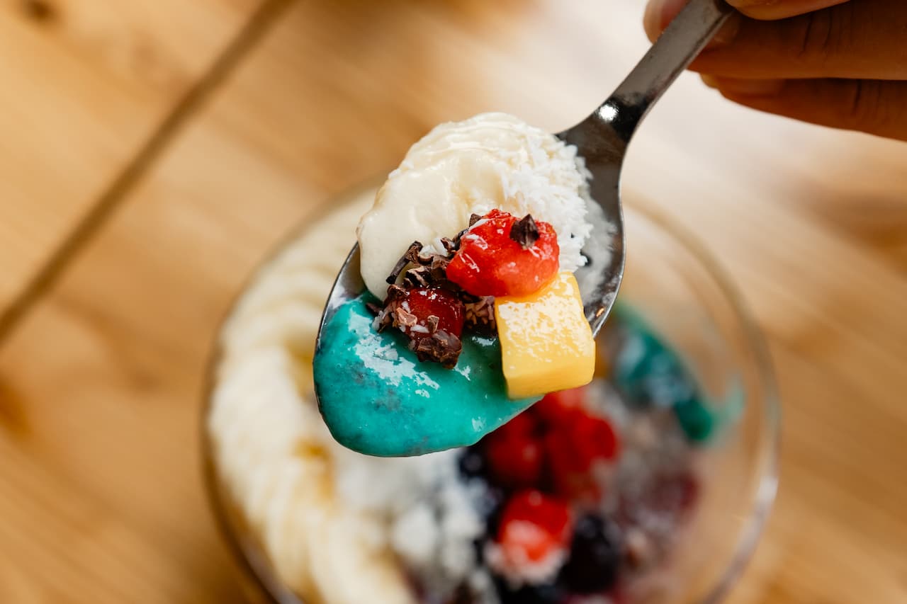 新鮮な沖縄の恵みを味わう、ハワイ生まれのポケボウル専門店「Poke Boo（ポケブー）名護店」