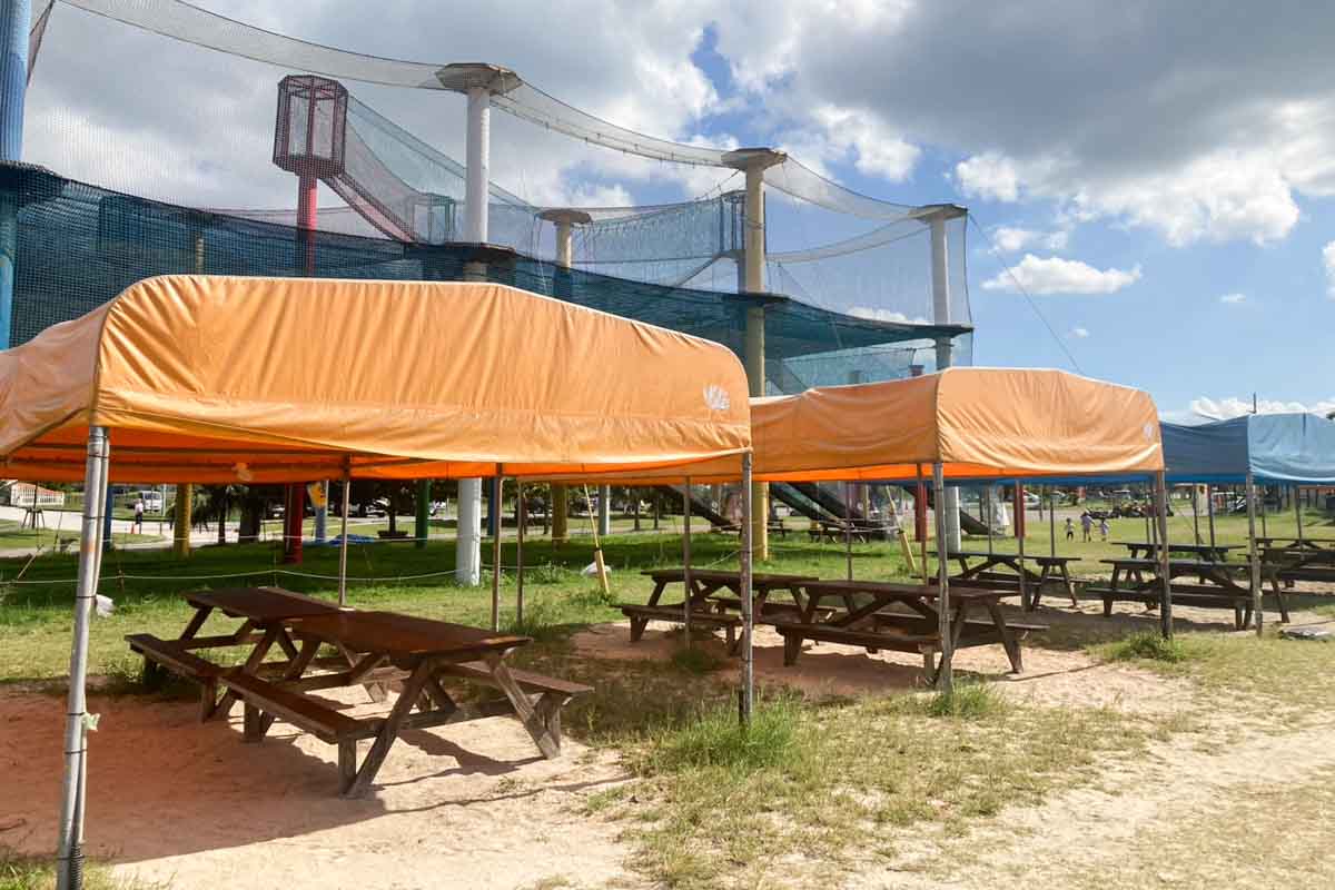 太陽が映える絶景スポット！豊崎海浜公園「美らSUNビーチ」の開放感と多機能性（豊見城市）