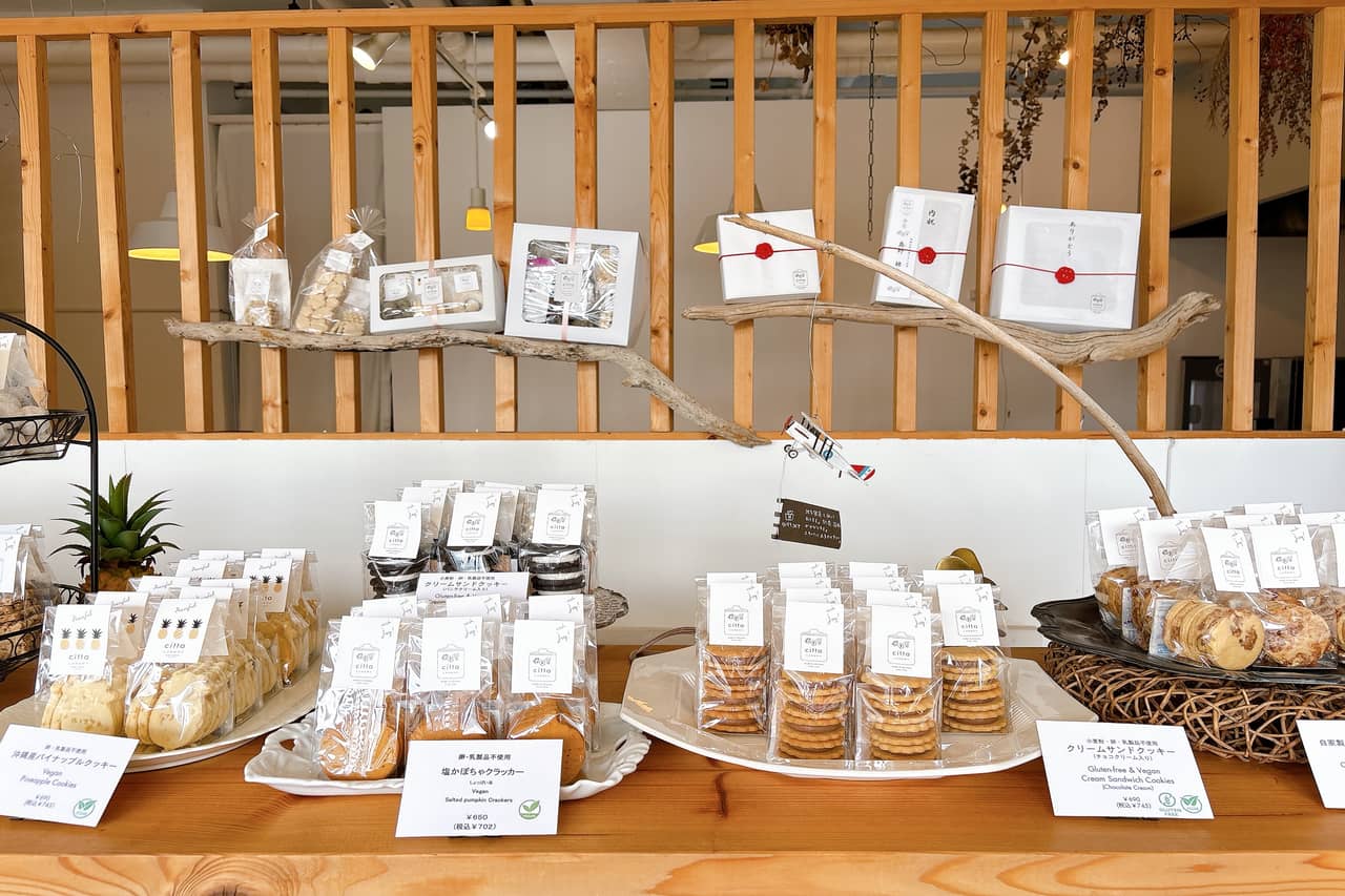 やさしさだけで作るとこうなりました。「citta（チッタ）しまのおやつ」の焼菓子とドリンク（中城村）